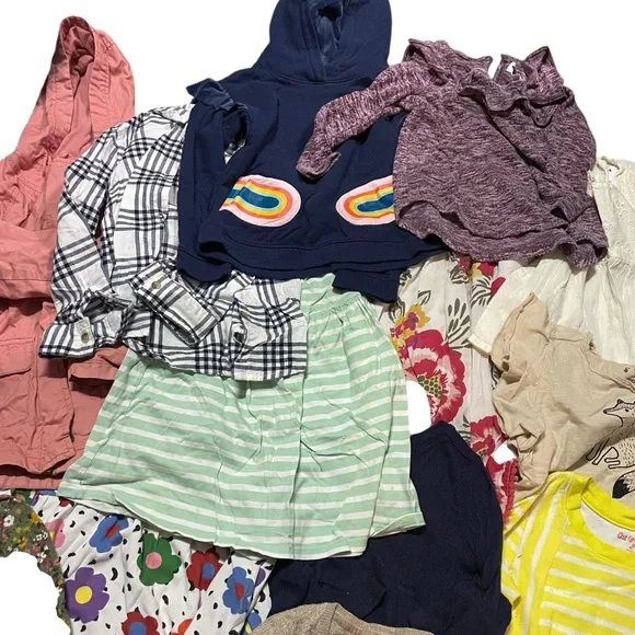 Girls Size 5/5T Mixed Clothing Starter Pack Bundle, About 12-20 Items - Picture 5 of 15